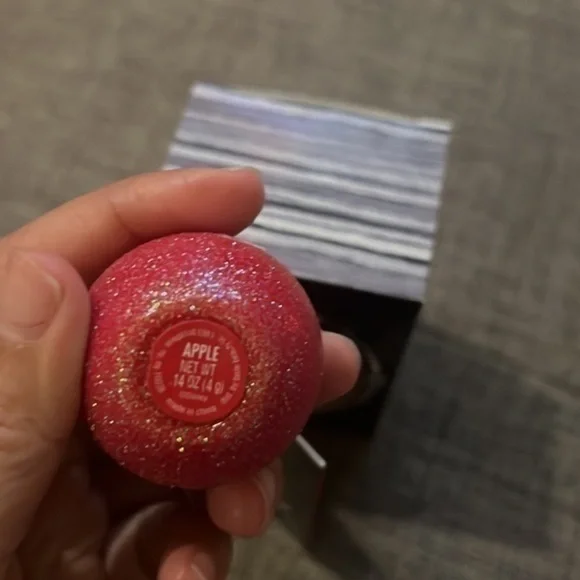 Snow White Lip Gloss - Picture 4 of 7